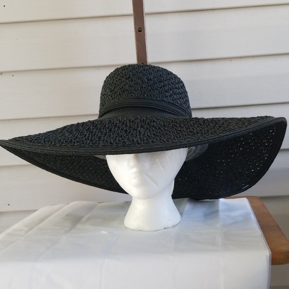 nine west beach hat